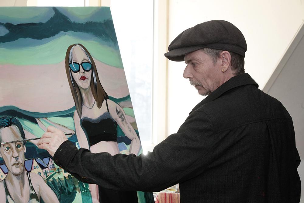 Henrik Constantin maler der hvor han står nu